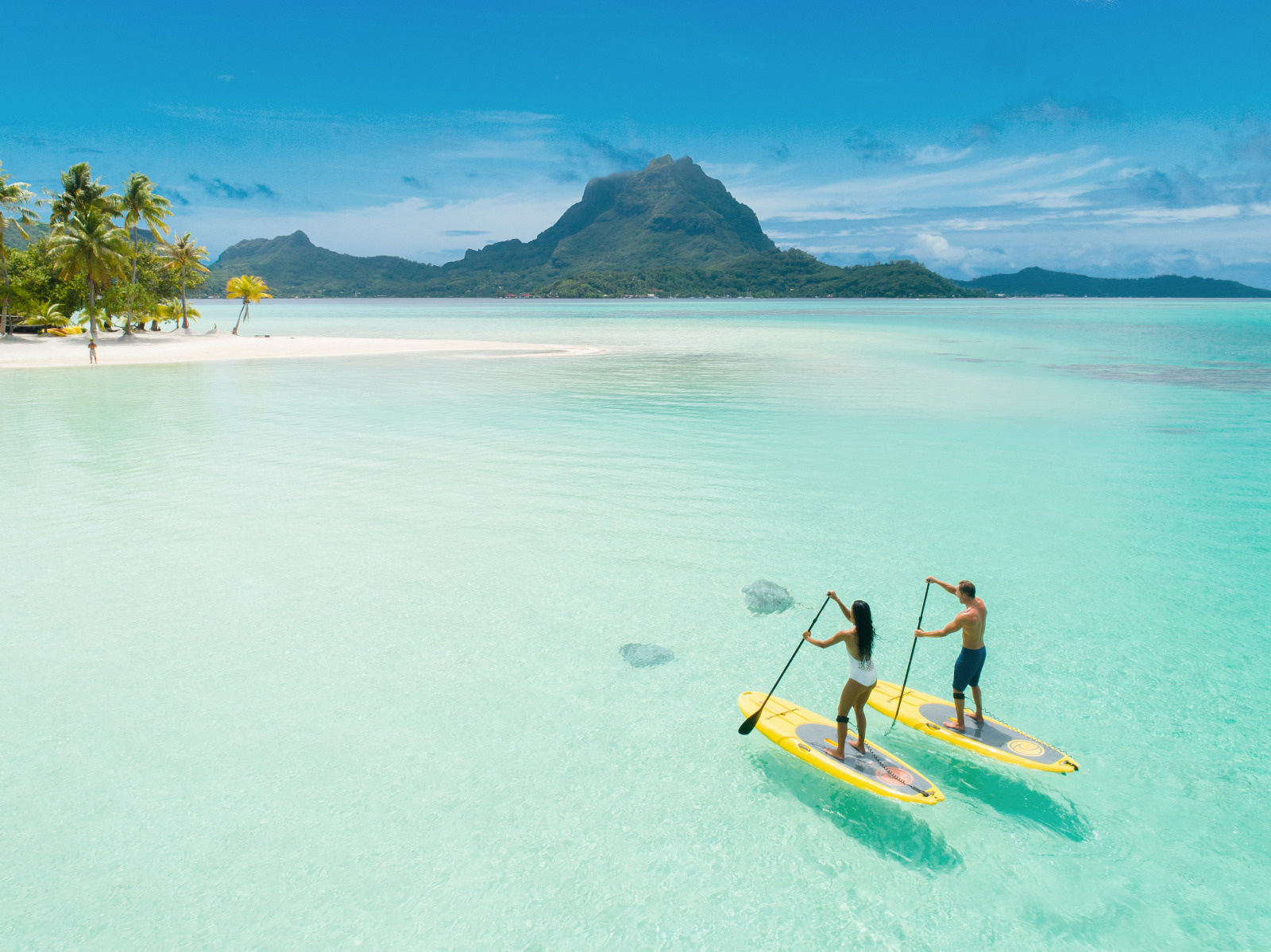 A_BoraBora_PrivateBeach_Paddleboarding_1102©PAULGAUGUIN-PONANT-Tim-McKenna-1-1